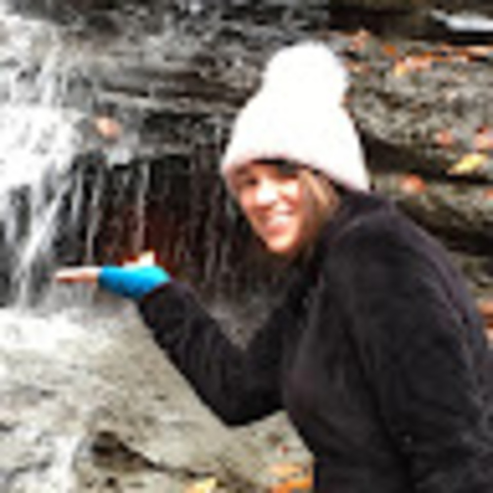 Meet your Posher, Alicia